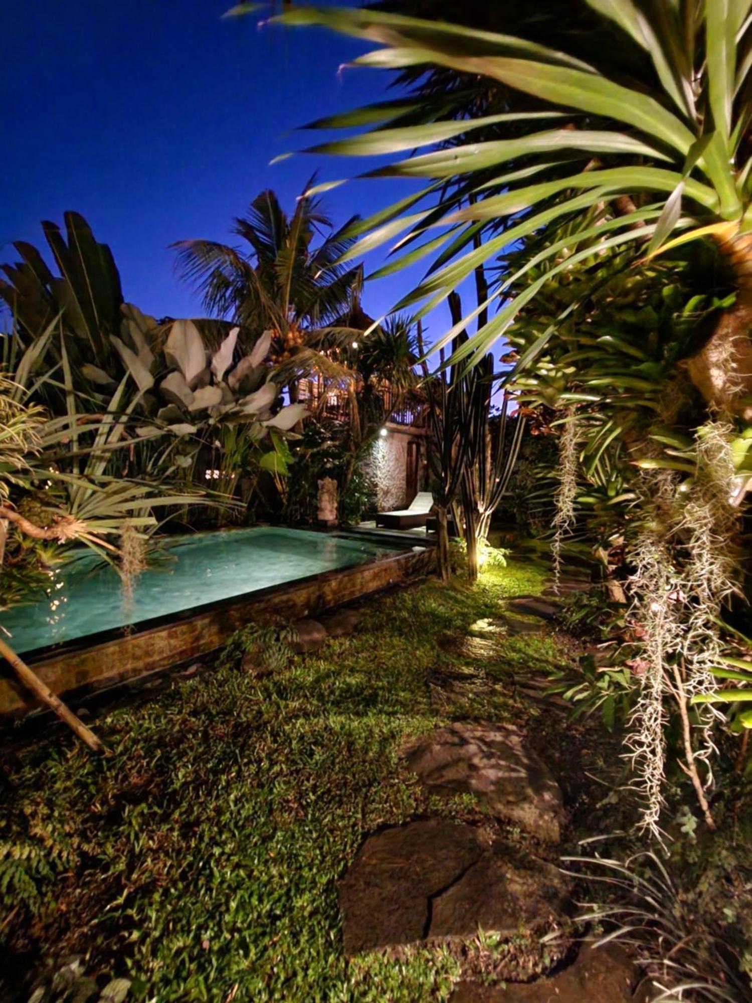 Buda Amitaba Ubud  Bagian luar foto